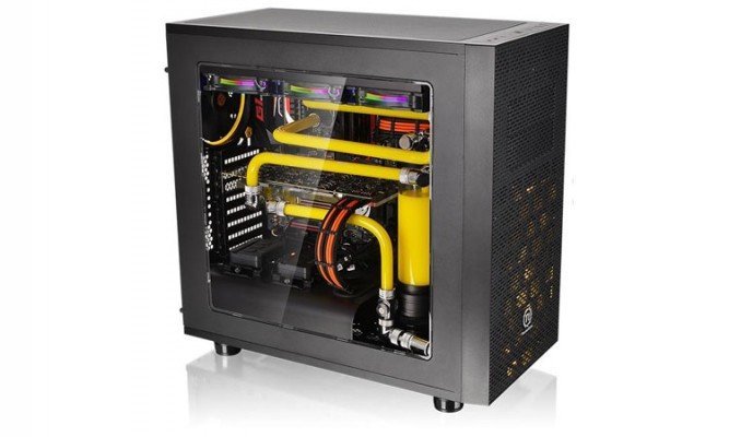 Thermaltake Core X31 Mid Tower Computer Case