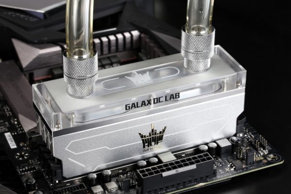Le kit GALAX HOF OC LAB Water Cooling DDR4-4400 en édition limitée